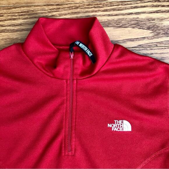 The North Face Pullover Red Polyester 1/4 Zip VaporWick Top Women’s Size Medium - Picture 3 of 10
